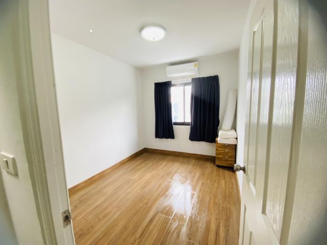 ขายบ้านติดถนนใหญ่ 345-ราชพฤกษ์หมู่บ้านลภาวัน 23แปลงมุมตกแต่งพร้อมอยู่ *ฟรีค่าโอน