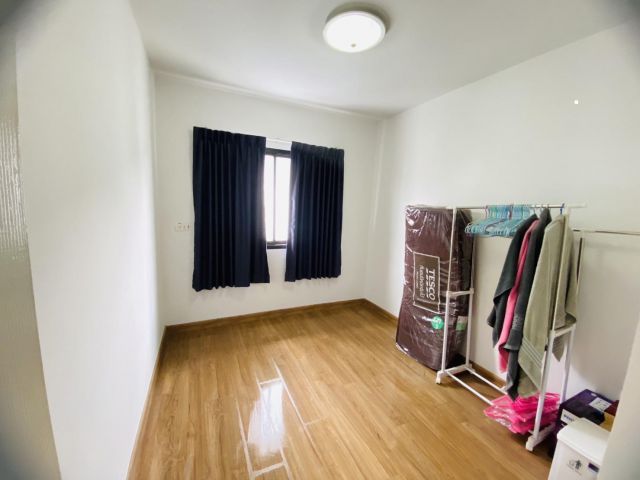 ขายบ้านติดถนนใหญ่ 345-ราชพฤกษ์หมู่บ้านลภาวัน 23แปลงมุมตกแต่งพร้อมอยู่ *ฟรีค่าโอน