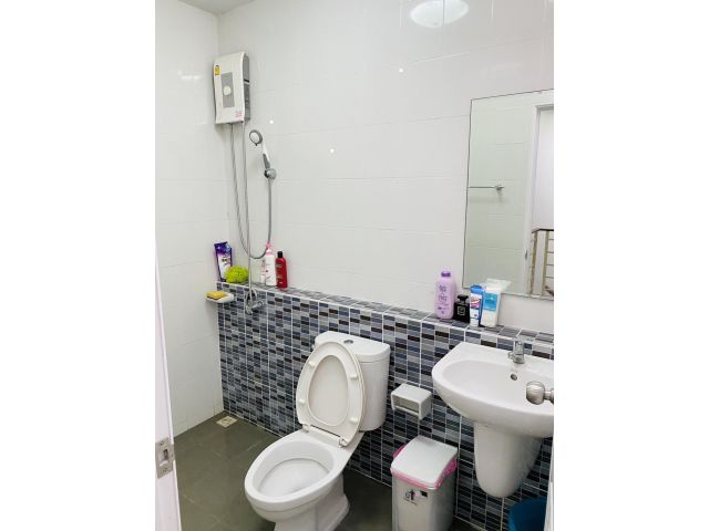 ขายบ้านติดถนนใหญ่ 345-ราชพฤกษ์หมู่บ้านลภาวัน 23แปลงมุมตกแต่งพร้อมอยู่ *ฟรีค่าโอน