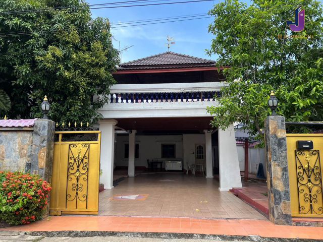 ขายบ้านเดี่ยว หมู่บ้านมณียา 3 ซอยมณียา 3 แยก1 รัตนาธิเบศร์-ท่าอิฐ เนื้อที่ 149.9 ตร.ว. พื้นที่ใช้สอย  400 ตร.ม.