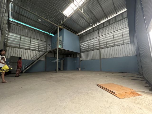 #ให้เช่าโกดังใหม่เรียบด่วนบางขุนเทียน เทียนทะเล กรุงเทพ ขนาด 160 ตร.ม  1ออฟฟิต 1ห้องน้ำ  ค่าเช่า 18,000