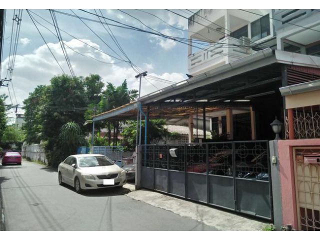 ขายบ้านแฝด ซอยลาดพร้าว 15 ถนนลาดพร้าว เขตจตุจักร กรุงเทพมหานคร