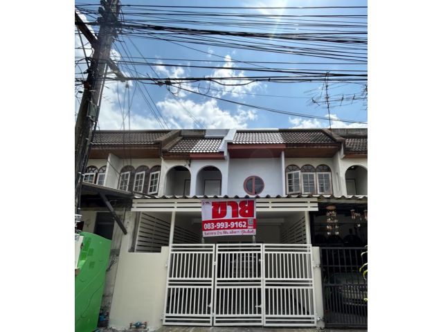 ขายทาวน์เฮ้าส์ รีโนเวทใหม่ทั้งหลัง  หมู่บ้านศิรินเทพ2 ซอยรามคำแหง106 ️พื้นที่ 25 ตร.ว