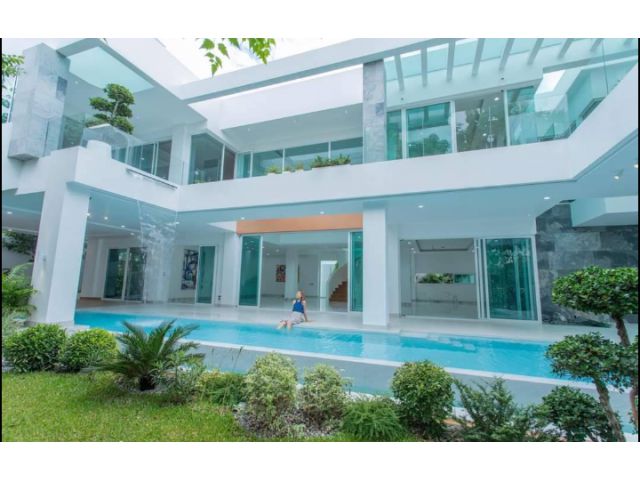 ขายหอพัก รีโนเวทใหม่ทั้งหมด อยู่ติดเขต อ.เมืองเชียงใหม่ เนื้อที่ 237ตรว.มีที่จอดรถขว้างขวาง ขาย8ล้านถ้วน