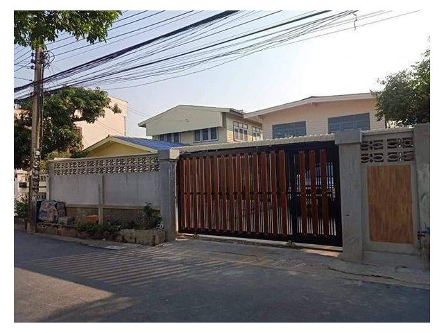 ขาย หรือ เช่า บ้านเดี่ยว 2 ชั้น สะพานใหม่-เทพรักษ์ หลังป.กุ้งเผา 60.0 ตร.ว. 3 ห้องนอน โทร 082-3232678