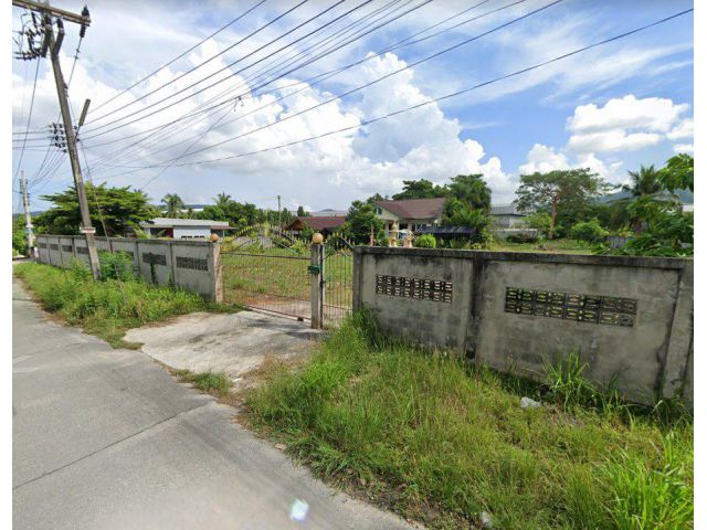 ขายที่ดินพร้อมบ้านบางพระ 1.5 ไร่ ติดถ.ซอยบ้านห้วยกุ่มซอย1/5 ใกล้ถ.เส้นมอเตอร์เวย์ชลบุรี-พัทยา 7 - 700 เมตร ศรีราชา