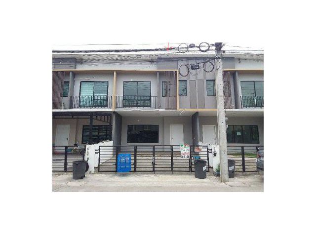 หมู่บ้านธนาริน ทาวน์เฮาส์ รีโนเวทใหม่สวยงาม