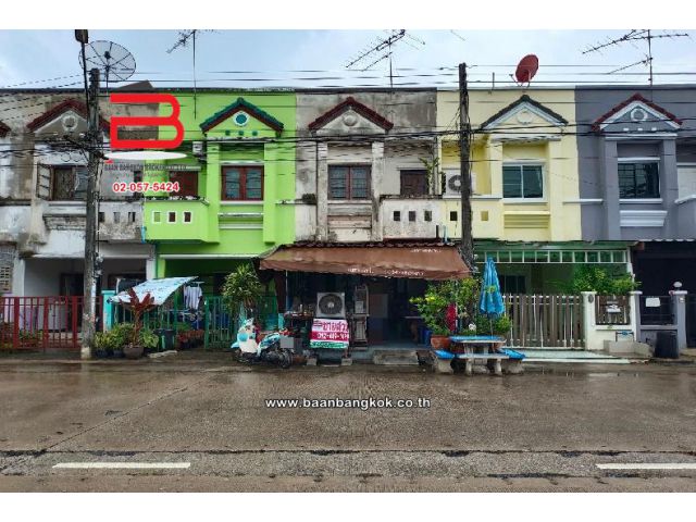 ทาวน์เฮาส์ บ้านฟ้ารังสิต คลอง 4 เนื้อที่ 16 ตรว. ถ.รังสิต-นครนายก อ.ธัญบุรี จ.ปทุมธานี