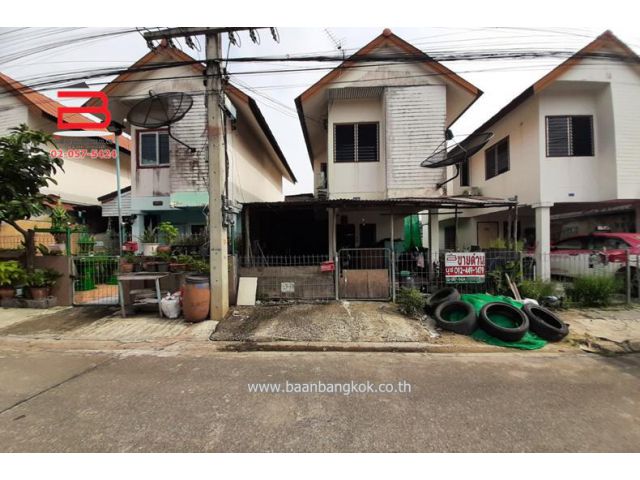 บ้านเดี่ยว หมู่บ้านเอื้ออาทร รังสิตคลอง 5/3 เนื้อที่ 21 ตรว. ถนนคลองหลวง อ.คลองหลวง จ.ปทุมธานี