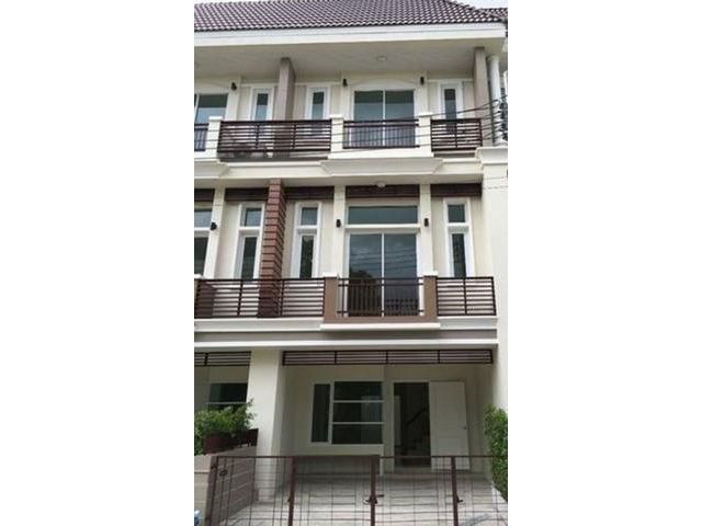 PT12 ขาย ทาวโฮม 3 ชั้น โครงการ Premium Place พรีเมี่ยมเพลส ถนนสุคนธสวัสดิ์ 38 ย่านเกษตรนวมินทร์ เลียบด่วน