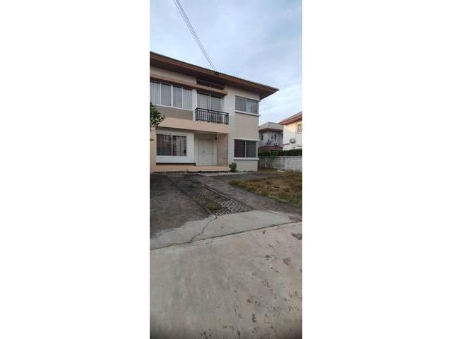 ขายบ้าน  หมู่บ้านธารารมณ์ พาร์คเวย์ ชาเล่ต์ รามคำแหง 190/1  ใกล้สถานีรถไฟฟ้าสายสีส้ม สถานีเคหะรามคำแหง  ใกล้โรงรียนนานาช
