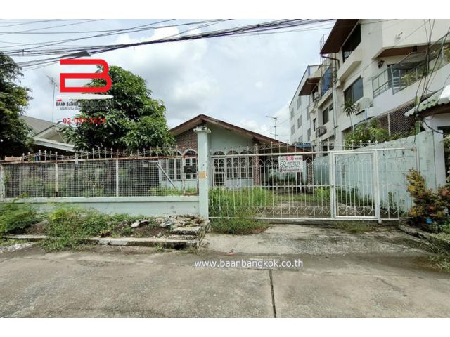 บ้านเดี่ยว หมู่บ้านประชาชื่น 2 เนื้อที่ 60 ตรว. ถนนประชาชื่น อ.ปากเกร็ด จ.นนทบุรี