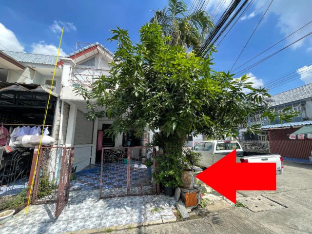 ขาย ทาวน์เฮ้าส์ 2 ชั้น หลังมุม หมู่บ้านอยู่เจริญ 4 ใกล้ตลาดเอซี ลำลูกกาคลอง 4