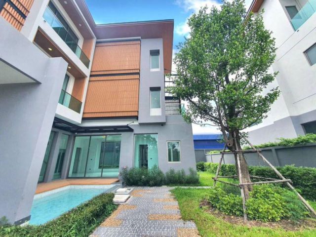 ขายบ้านเดี่ยว 3 ชั้น ใกล้โรบินสัน ราชพฤกษ์ New Modern Living แบบบ้านหรู โทนอบอุ่นสไตล์ Modern Tropical เนื้อที่ 118 ตรว