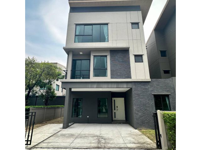 P147 ให้เช่า บ้านแฝด 3 ชั้น บ้านกลางเมือง รามอินทรา 83 สเตชั่น Baan Klang Muang Ramintra 83 Station ติดสวน ใกล้รถไฟฟ้าสา