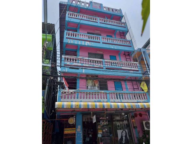 ขายตึกหอพักพร้อมกิจการ สูง 6 ชั้น จำนวน  32 ห้อง