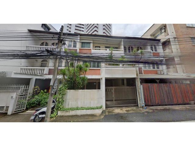 ด่วน! ขายทาวน์เฮ้าส์ 3 ชั้น ในซอยสุขุมวิท 49