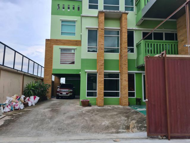 อาคารสำนักงาน ซ. อ่อนนุช 4 ชั้น เนื้อที่ 484ตรม เหมาะสำหรับทำ Home office