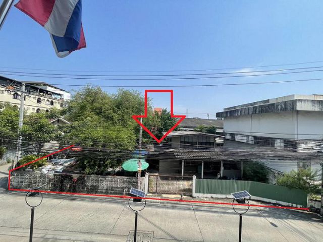 ขายที่ดิน ใกล้ MRT ลาดพร้าว ซ.ลาดพร้าว 18 ขนาด 93 ตารางวา แปลงมุม เหมาะสร้างที่พักอาศัย