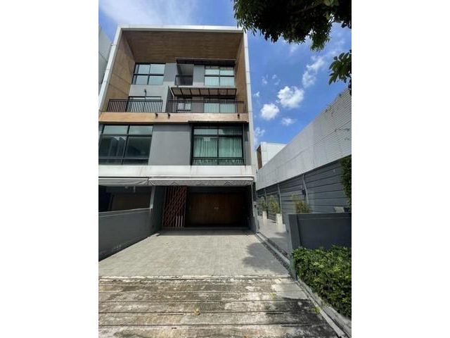 PT12 ขายทาวน์โฮม 3.5 ชั้น โครงการ อาร์เด้น ลาดพร้าว 71 Arden Ladprao 71 ซอยสตรีวิทยา 2 หลังมุม สภาพดีต่อเติมบิ้วอินทั้งห
