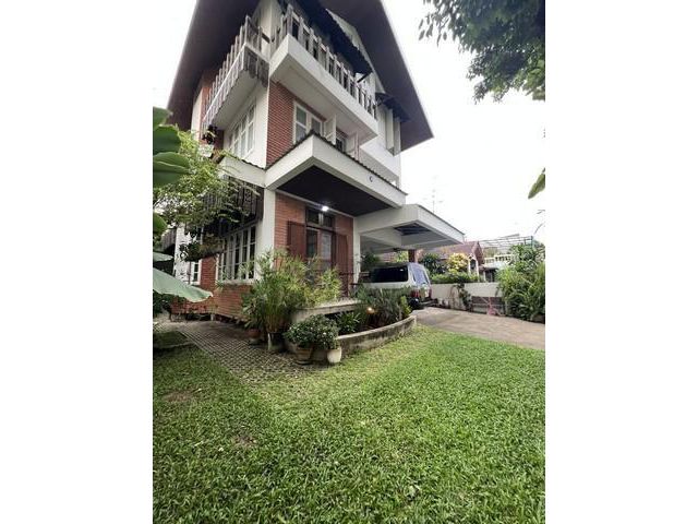 PT12 ให้เช่าบ้านเดี่ยว 3 ชั้น 63 ตร.วา 3 ห้องนอน ซอยลาซาล 71 หรือ ซอยบางนาตราด 40 บางนาใต้  ใกล้เซ็นทรัลบางนา BTS ศรีลาซ