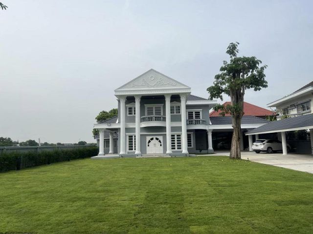 ขายบ้านเดี่ยวหลังใหญ่ รีโนเวทใหม่ ขนาด 286 ตรว หมู่บ้านเอเวอร์กรีน บางนา-ตราด 56 เขตบางนา กทม.