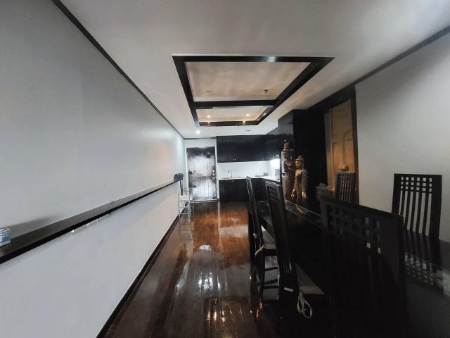 State Tower Silom for rent 2 bedrooms 1 bathroom 68.23 sqm rental 24,000 baht/month