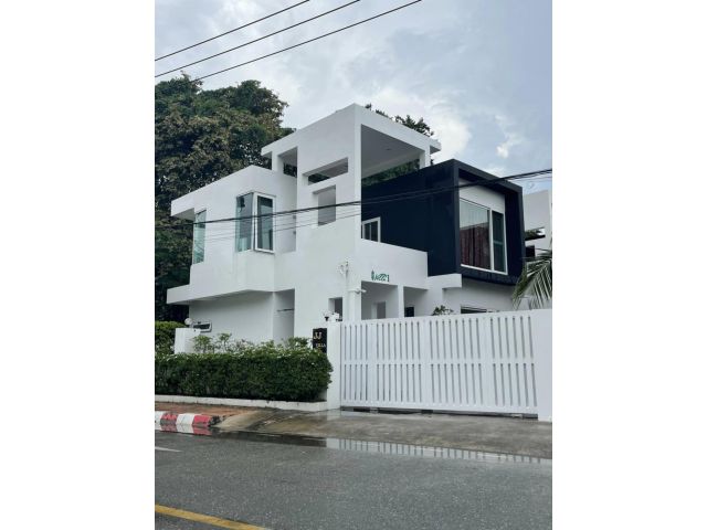 ขาย Pool Villa 7 หลัง  พร้อมสระว่ายน้ำส่วนกลาง  เขาพระตำหนัก พัทยา พื้นที่ 331 ตรว.