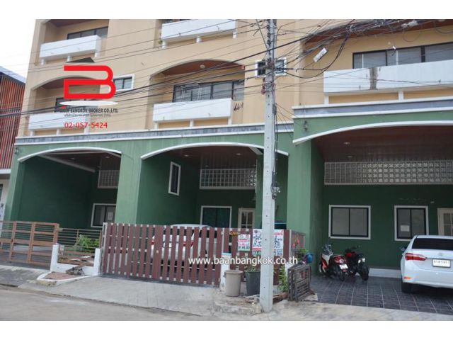 ทาวน์โฮม การ์เด้นโฮม วิลเลจ เนื้อที่ 24 ตรว. ถนนพหลโยธิน อ.ลำลูกกา จ.ปทุมธานี