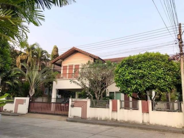 ขายบ้านพร้อมที่ดินในโครงการใกล้โปลิเทคนิคลานนาช้างเผือก