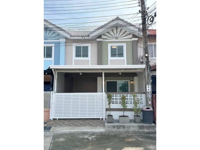ทาวน์เฮาส์รีโนเวทตกแต่งใหม่พร้อมเข้าอยู่ พฤกษา 43 ถนนเมน ซอยคลองถนน บางแม่นาง บางใหญ่ นนทบุรี