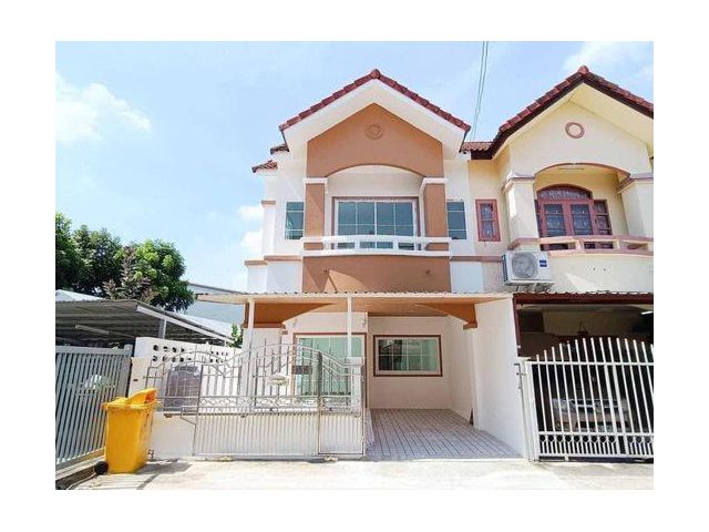 ทาวน์เฮาส์รีโนเวทตกแต่งใหม่ หมู่บ้านศุธาวัลย์ (ตรงข้ามวัดสวนแก้ว) ถ.บางกรวย-ไทรน้อย ต.บางเลน อ.บางใหญ่ จ.นนทบุรี