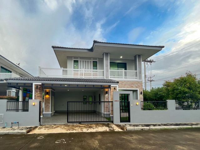 ขายบ้าน 2 ชั้น ในโครงการ ใกล้กาดฝรั่งและโรงเรียนนานาชาติ  หางดง เชียงใหม่