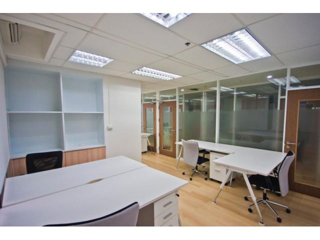 (BIZ-T06) BIZ Concierge สำนักงาน พร้อมเฟอร์นิเจอร์ ใกล้ BTS นานา-สุขุมวิท