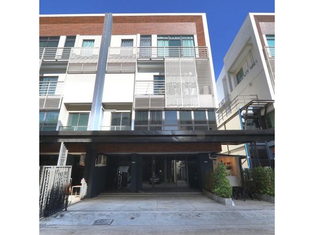 PDD02 ขายโฮมออฟฟิศ 4 ชั้น ดิสทริค เอกมัย-รามอินทรา (DISTRICT EKKAMAI-RAMINTRA) รามอินทรา40 เหมาะสำหรับทั้งเป็นออฟฟิศและท