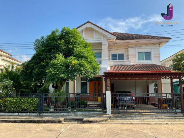 ให้เช่า หมู่บ้านเพอร์เฟคเพลส สุขุมวิท 77 เฟอร์ดี เนื้อที่ 81 ตร.ว พื้นที่ใช้สอย 250 ตร.ม บ้านสวย ARL ลาดกระบัง