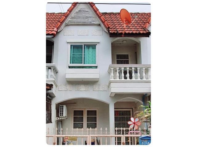 ขายด่วน !! ทาวน์เฮ้าส์ 2ชั้นทำเลดีติดรถไฟฟ้าปุณวิถี ถนนสุขุมวิท101/1 ซอยวชิรธรรมสาธิต 57 แยก 26