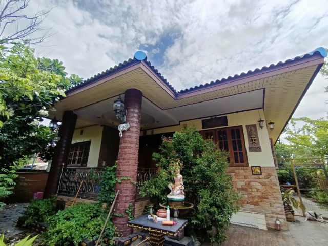 ขายบ้านเดี่ยวชั้นเดียว ในตัวเมืองแปดริ้ว