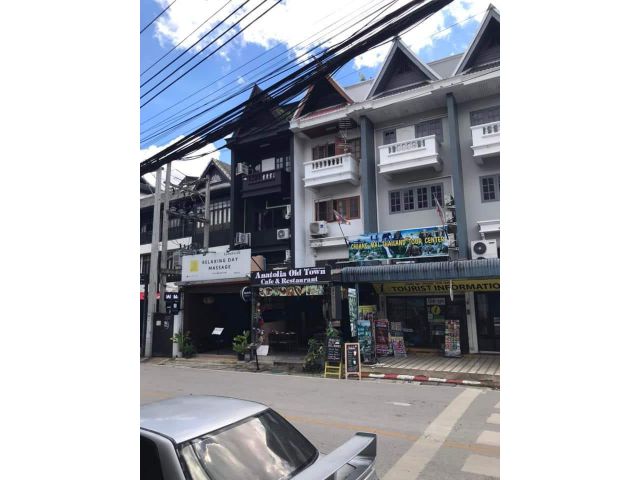 ขายอาคารพาณิชย์ 1 คูหาสามชั้นครึ่งในคูเมือง18ตรว192ตรม.11.5ล้าน