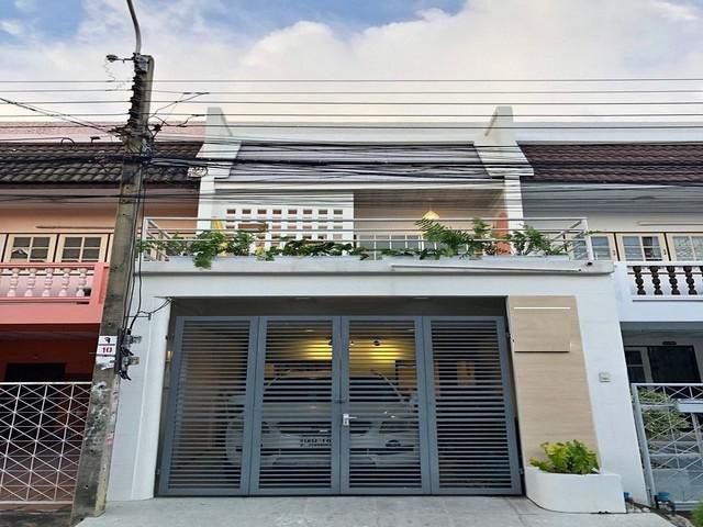 P156 ให้เช่าทาวน์เฮ้าส์ 2 ชั้น ย่านนวมินทร์  ตกแต่งสวย พร้อมเข้าอยู่ 1 มกราคม 2567 ใกล้โรงพยาบาลพญาไทนวมินทร์