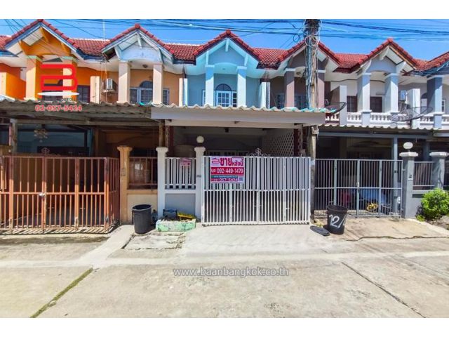 ทาวน์เฮาส์ หมู่บ้าน แพรมาพร คลอง 4 เนื้อที่ 18 ตรว. ถนนรังสิต-นครนายก อ.ธัญบุรี จ.ปทุมธานี