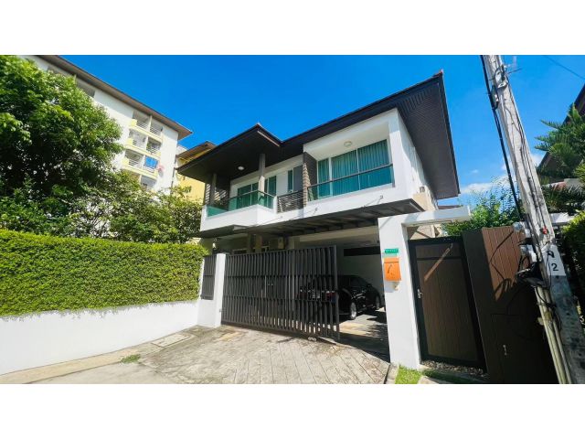 ขายบ้านเดี่ยว 2 ชั้น เฟอร์นิเจอร์พร้อมอยู่ โครงการบ้านคูณสุขวิลล่า ย่านเกษตร-นวมินทร์ บรรยากาศร่มรื่น พร้อมความรู้สึกเป็