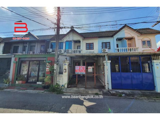 ทาวน์เฮาส์ ซอยลาดพร้าว 110 เนื้อที่ 22 ตรว. ถนนลาดพร้าว เขตบางกะปิ