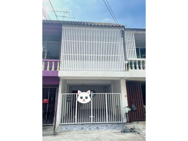 ขายทาวน์เฮ้าส์ 2 ชั้น หมู่บ้านร่มโพธิ์ ถ.สรรพาวุธ สี่แยกบางนา