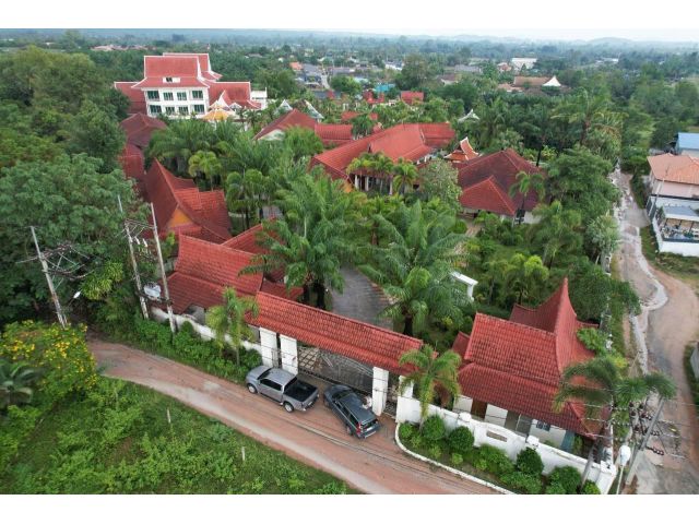 ที่ดินพร้อมกิจการรีสอร์ท 13-3-96ไร่ เหมา 98ล้าน ต.ห้วยใหญ่ อ.บางละมุง จ.ชลบุรี - ในพื้นที่มีบ้านหลังใหญ่1หลัง 3ห้องนอน +สระว่ายน้ำส่วนตัว