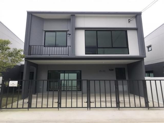 P157 ให้เช่า ขาย บ้าน ทาวน์เฮ้าส์ 2 ชั้น  เสนา วิลเลจ รามอินทรา กม.9  SENA Village Ramindra km 9 ใกล้แฟชั่นไอส์แลนด์ เดิ