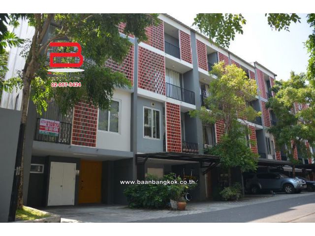 ทาวน์โฮม โครงการ ไซมิสบลอสซั่ม แอทแฟชั่น ซ.รามอินทรา 64 เนื้อที่ 25.4 ตรว ถ.รามอินทรา เขตคันนายาว