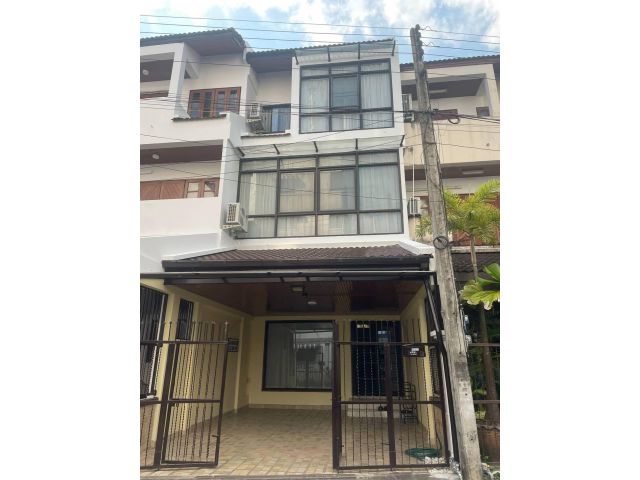 Quick RENT!’ Greenery Modern Comtemporary Lanna Townhome in Jed Yod Area, Close to Maya Mall and Nimmanhenin road.