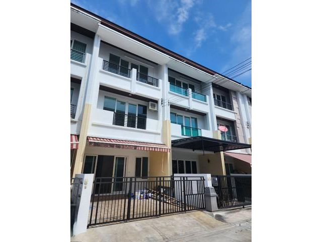 PT12 ให้เช่าทาวน์โฮม หมู่บ้านกลางเมือง S-Sense พระราม9-ลาดพร้าว เลียบด่วน ซอยลาดพร้าว 84 ถนนประดิษฐ์มนูธรรม 3 ชั้น 3 ห้อ
