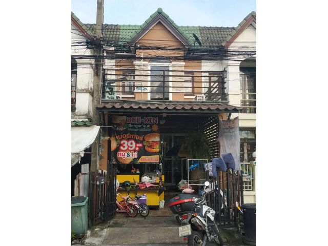 ขายทาวน์เฮาส์ หมู่บ้านร่มรื่นวิลล์6 บางกรวย นนทบุรี ราคา 2.2 ล้าน สนใจโทร 083 062 5301